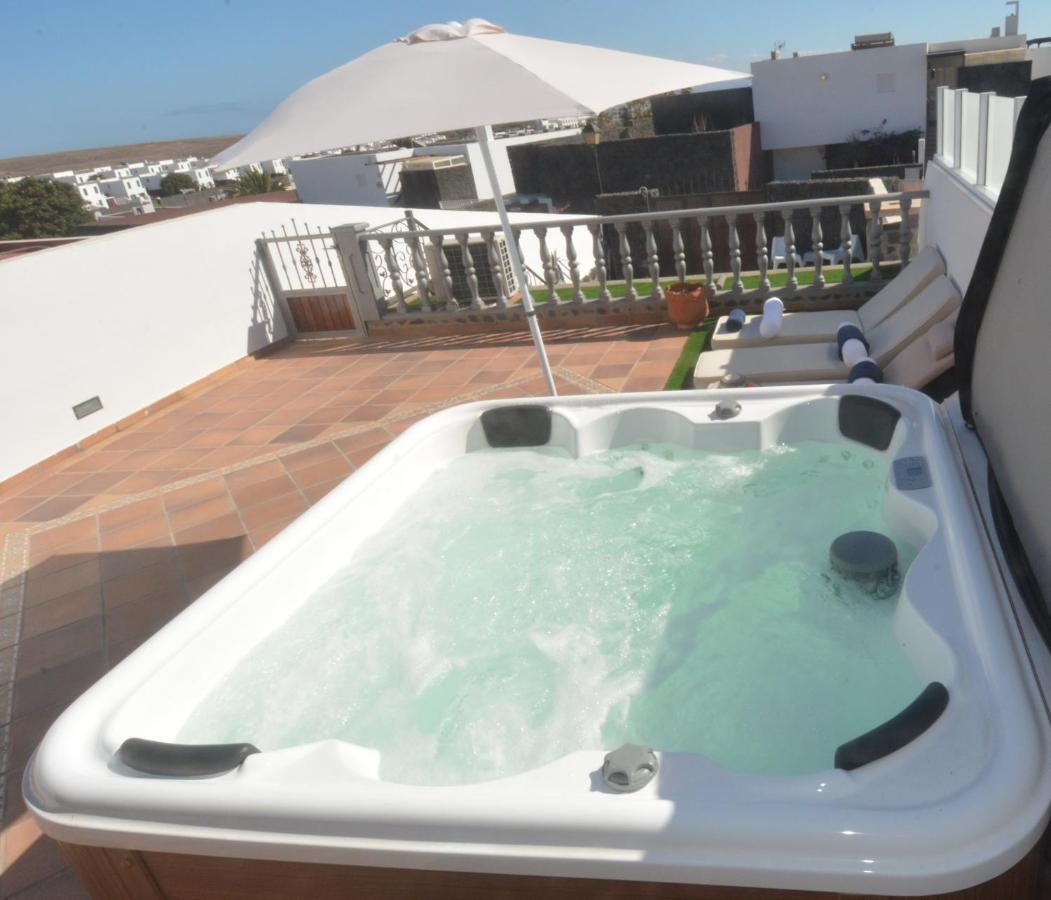 Far-Island Villa Playa Blanca  Exterior photo